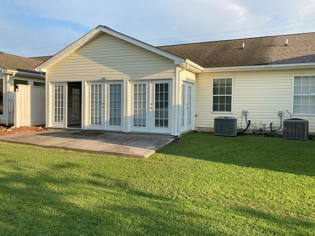 Building Photo - 301 Flagstone Dr