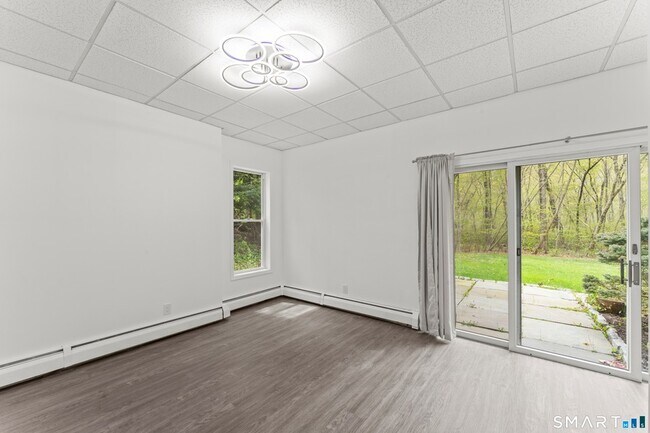 Building Photo - 89 Cranbury Dr