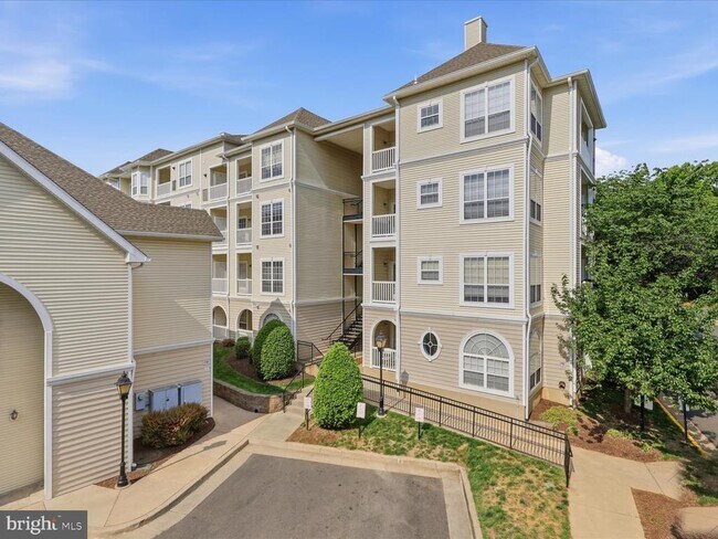 Building Photo - 4560 Strutfield Ln