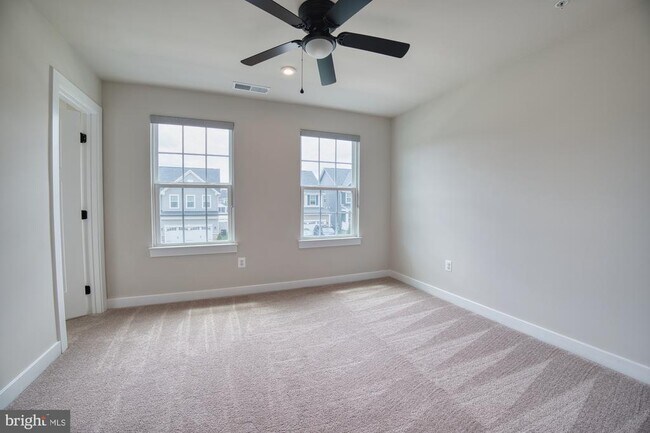 Building Photo - 3163 Dodder Wy