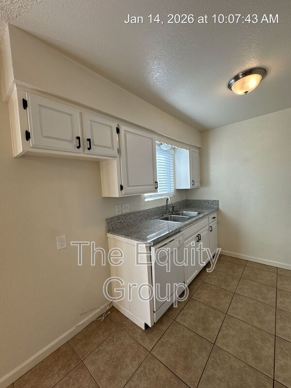 Building Photo - 809 Monarch Cir