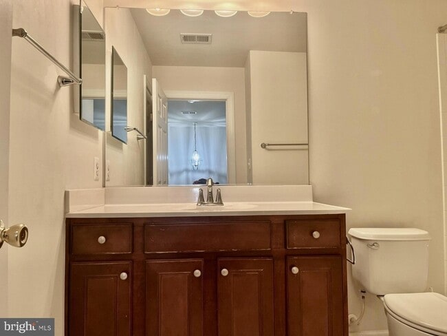 Building Photo - 6003 Popes Creek Pl