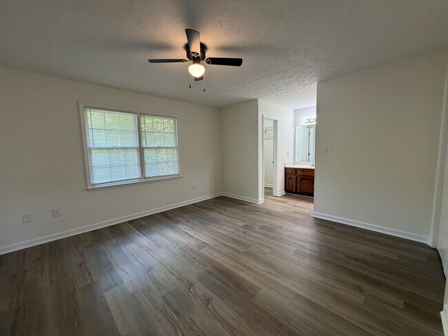 Building Photo - 2 Bedroom 2.5 Bath Condominium in Sweetwater Plantation