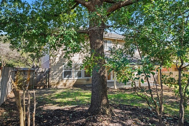 Building Photo - Beautiful 5-Bedroom Home in Schertz - Realtor Commission: $500