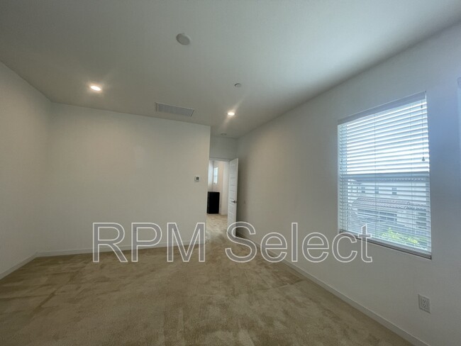 Building Photo - 3568 Troy Dalton St