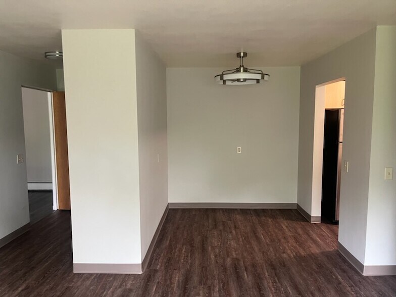 Building Photo - 318 Island Dr