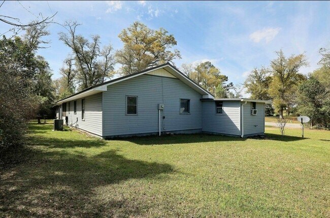 Building Photo - 2175 John Thursby Rd
