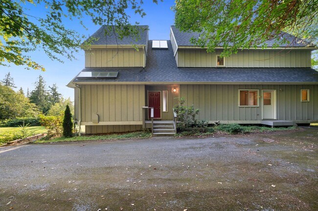 Building Photo - Beautiful home with views and in a gated c...