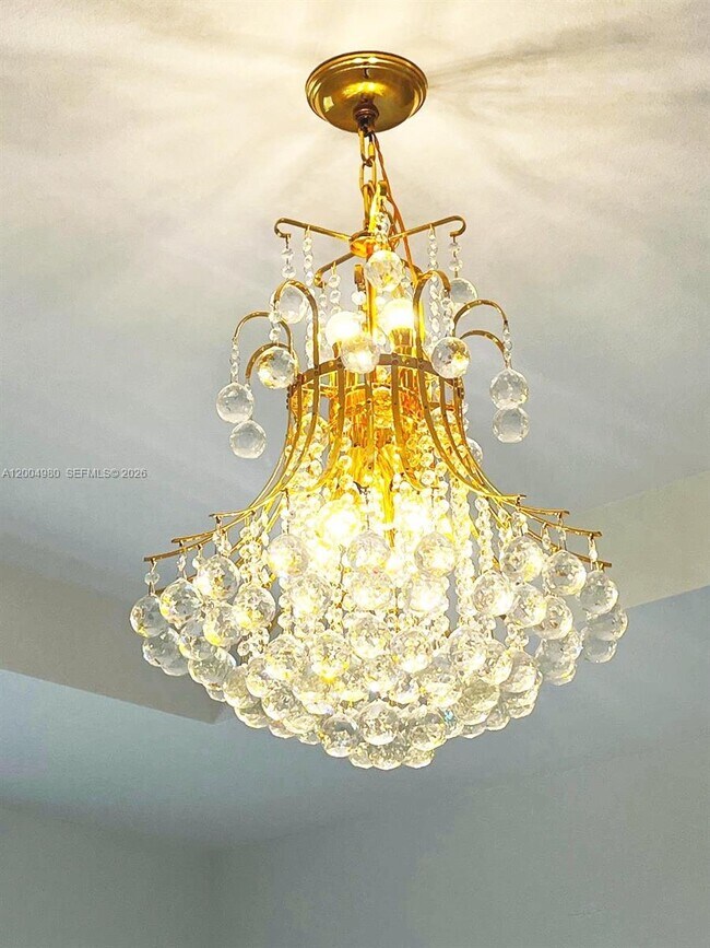 Building Photo - 833 SE 26th Rd