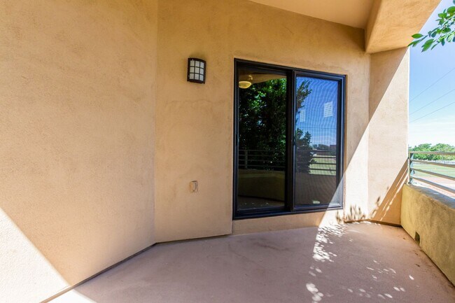 Building Photo - 7601 E Roosevelt St