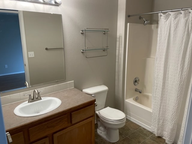 main bathroom with tub/shower - 3065 S Ladera Pl