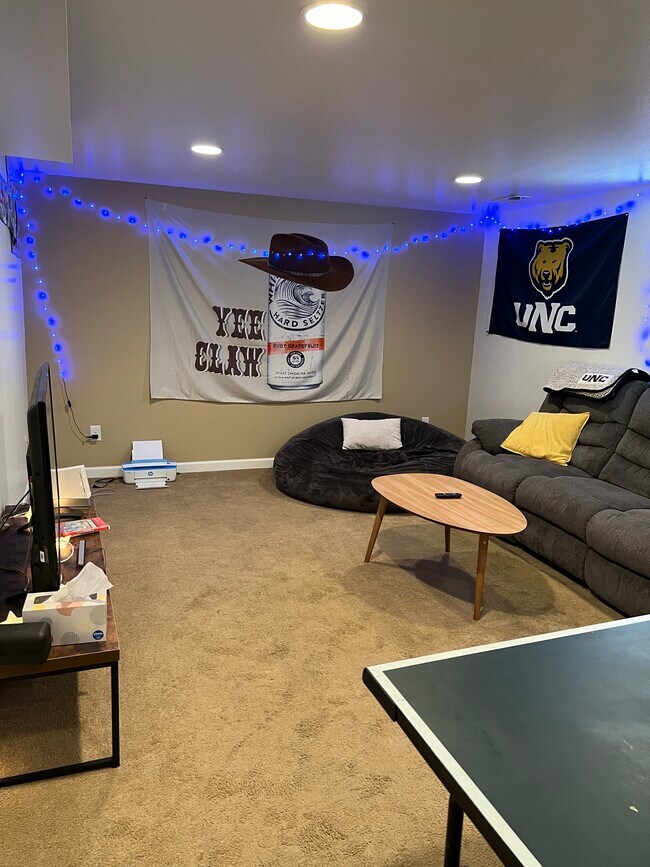 Building Photo - 1411 26th St