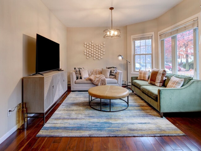 Building Photo - 24 Britton St