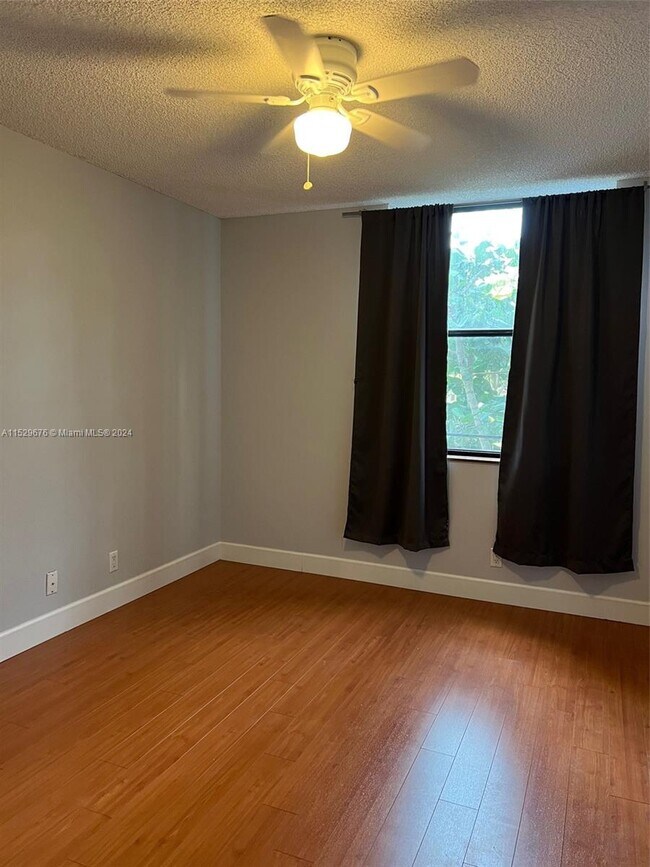 Building Photo - 2767 Carambola Cir S