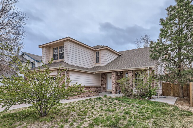 Building Photo - **Spacious, Light-Filled 4 bed, 4 bath wit...