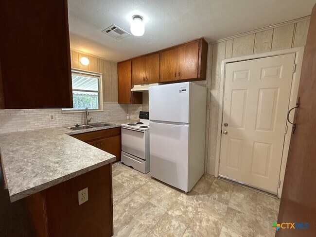 Building Photo - 310 Prather Dr