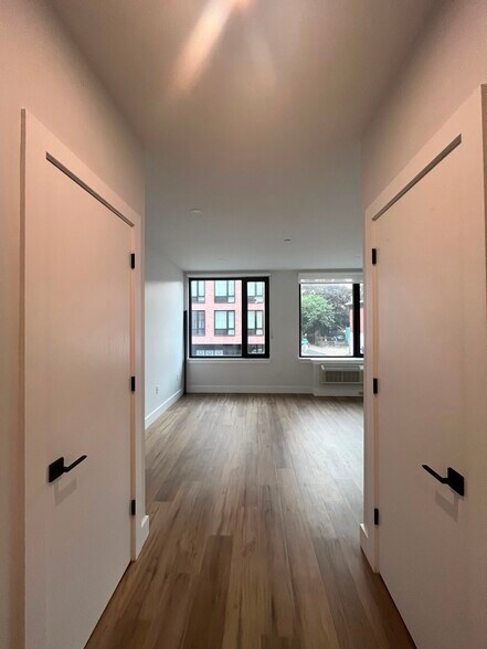 Building Photo - 506 Communipaw Ave