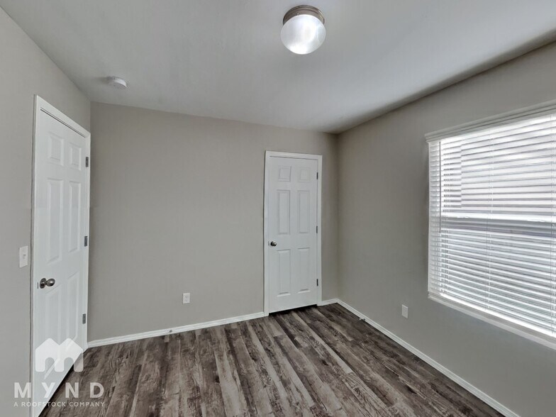 Building Photo - 1114 Flint Way