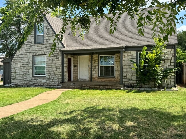 Building Photo - Remodeled Historic Home Near the Capitol, ...