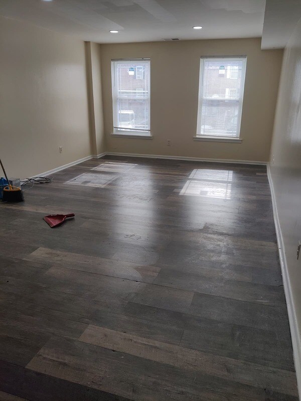 Building Photo - 2721 S 76th St