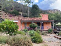 Building Photo - best of both worlds