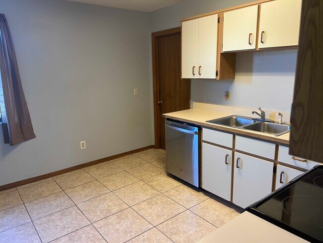 Building Photo - 33 Fernwood Lane