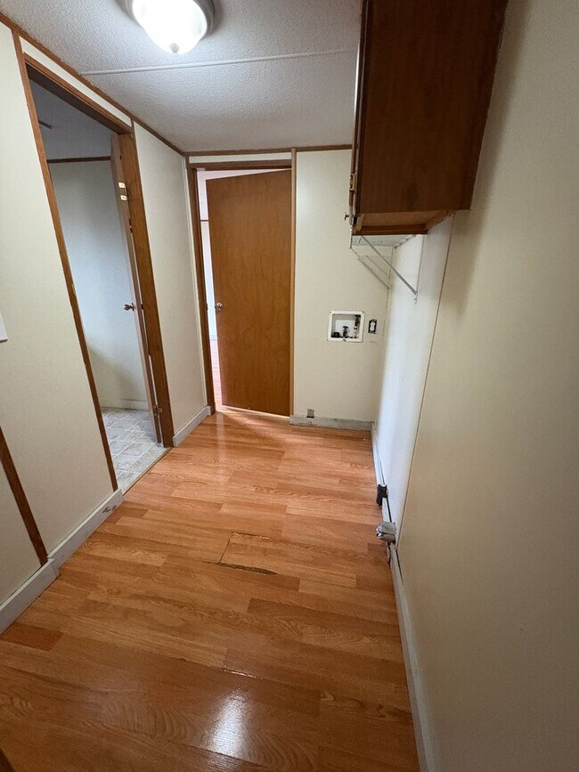 Building Photo - 17 Gilmer St