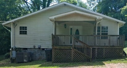 Building Photo - *Knoxville 37917 - FIVE bedroom, 2 bath newly remodeled home - Call Brad Croisdale (865) 805-9964