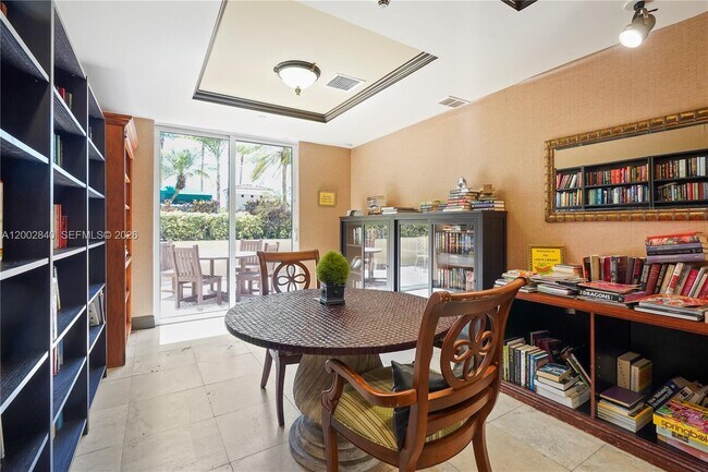 Building Photo - 520 SE 5 Ave