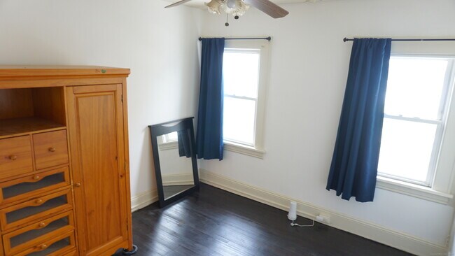 Building Photo - 314 Judson Pl