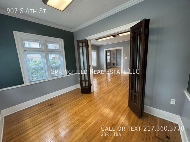 Building Photo - 907 S 4th St