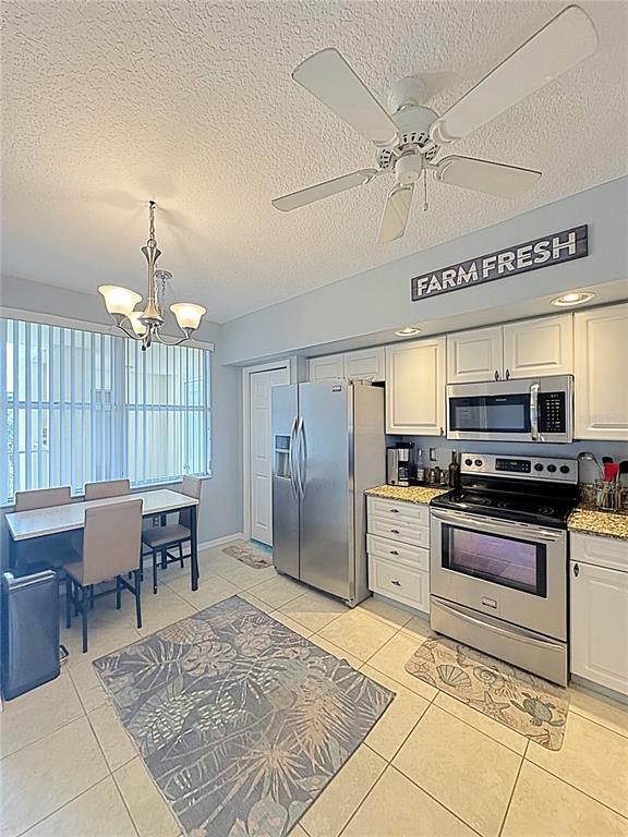 Building Photo - 1200 Country Club Dr