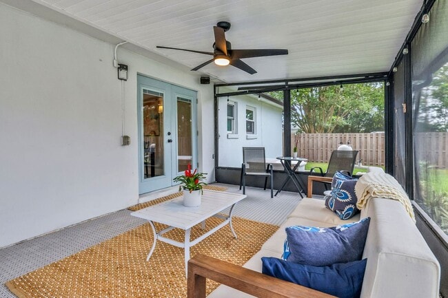 Building Photo - Rental available in Isle of Palms