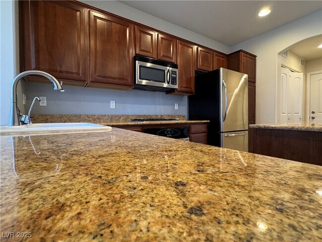 Building Photo - 8278 Apple Barn Ave