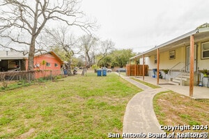 Building Photo - 215 Greenlawn Ave