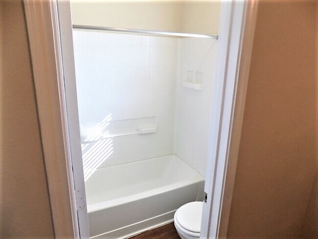 Building Photo - 911 Redcrest Springs Ct