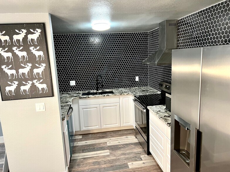 Building Photo - 21 Woodmere Ct