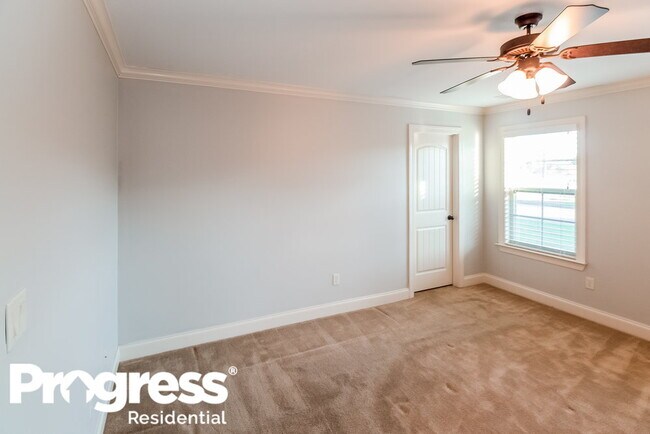 Building Photo - 5823 Bedford Pl