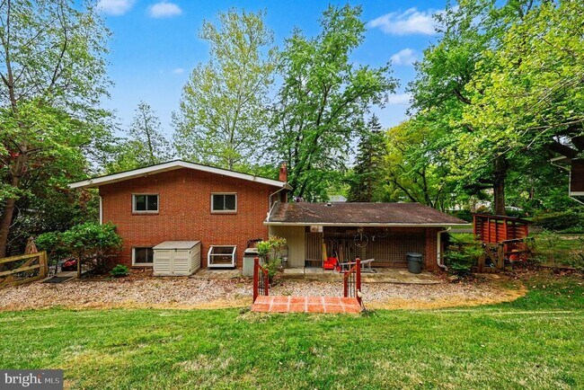 Building Photo - 6306 Beachway Dr