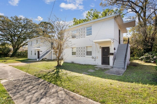 Building Photo - 1110 W 29th St