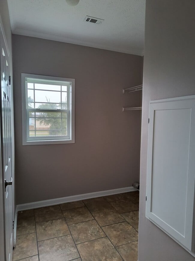 Building Photo - 3 bedroom 2 bathroom townhouse in Ocean Springs