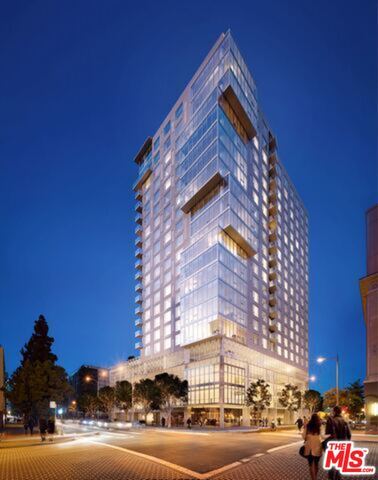Building Photo - 1050 S Grand Ave