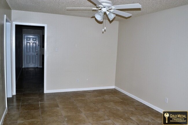 Building Photo - 4707 Westcliff Rd
