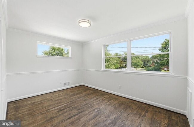 Building Photo - 9831 Singleton Dr