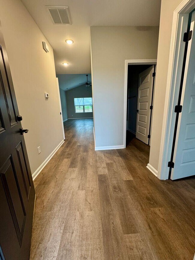 Building Photo - 106 Sidewinder Dr