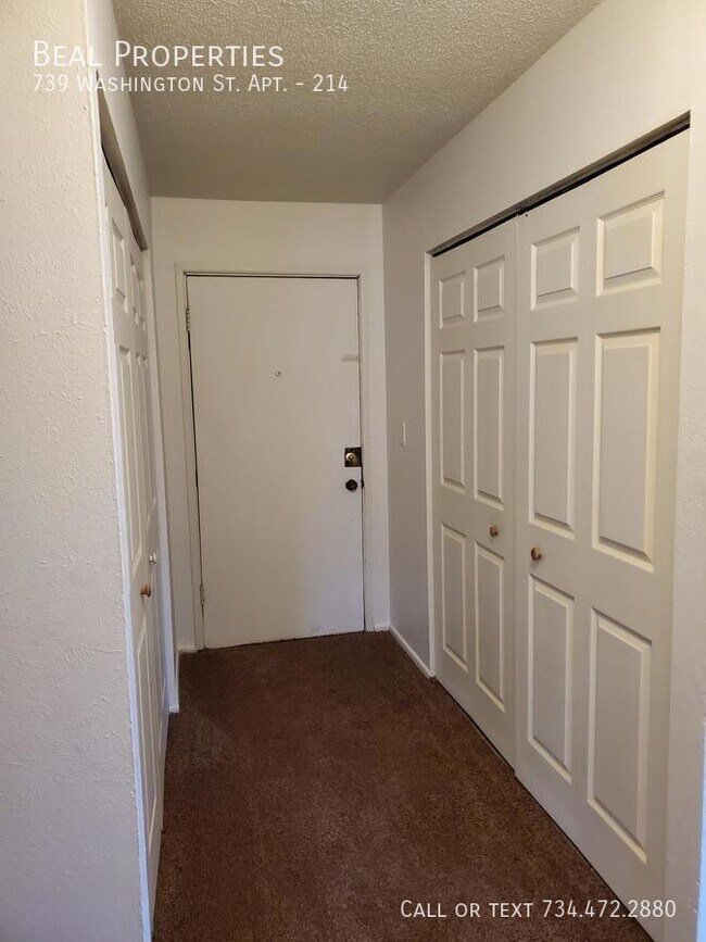 Building Photo - 739 Washington St