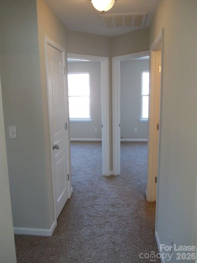 Building Photo - 8488 Chaceview Ct