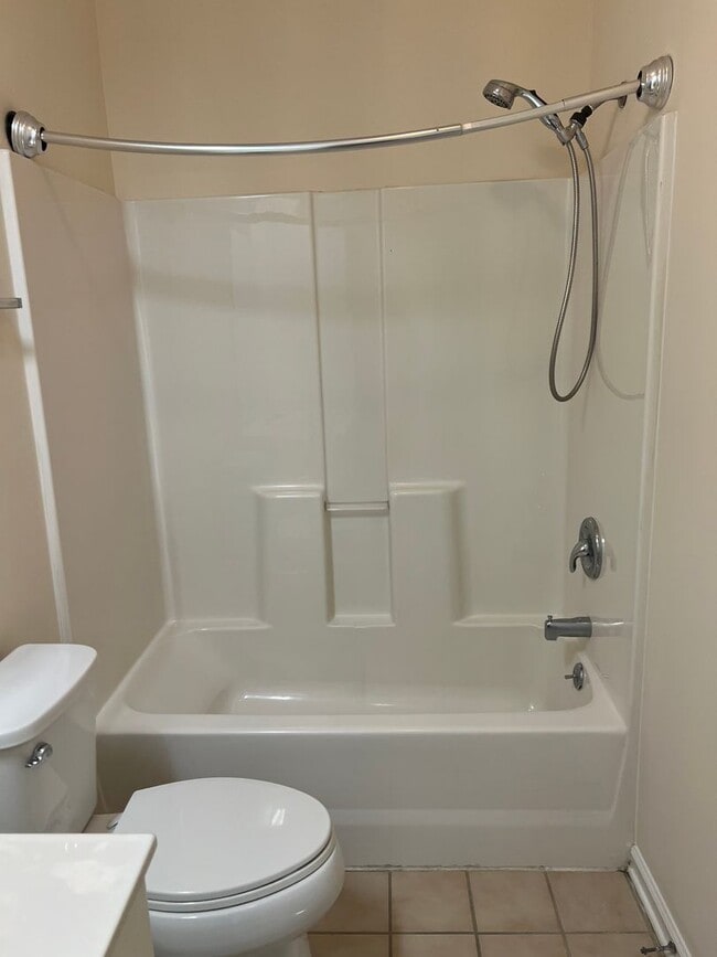 Building Photo - Beautiful Condo in Gated Community! Resort Style Amenities, Walk to beach, Awesome Myrtle Beach L...