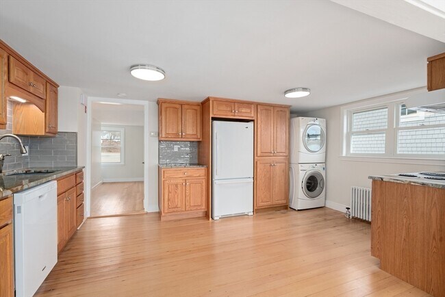 Building Photo - 157 Lake Ave