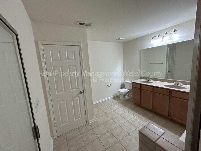 Building Photo - 119 Longchamp Ln